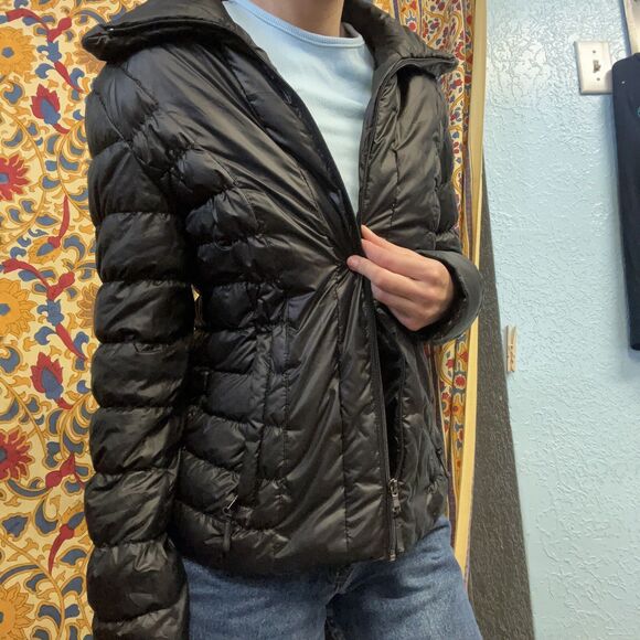 Kenneth Cole Black Shiny Fitted Down Puffer Coat Jacket Womens Small - Picture 3 of 8